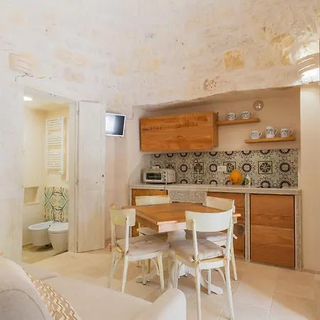 Trullo Del Lazzarone By Wonderful Italy Villa